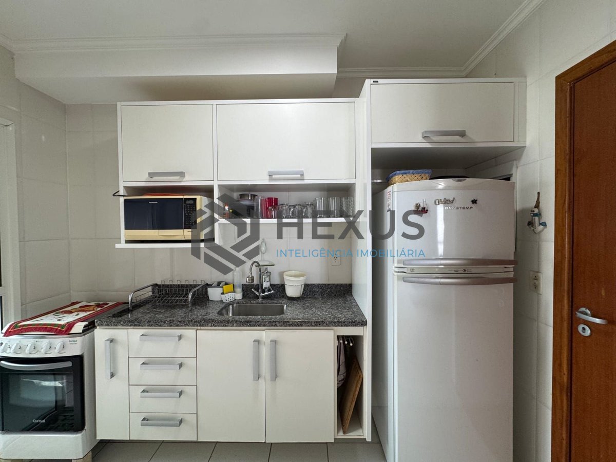 Foto 17 de Apartamento com varanda vista mar e lazer na beira mar da Praia do Tombo, Guaruja