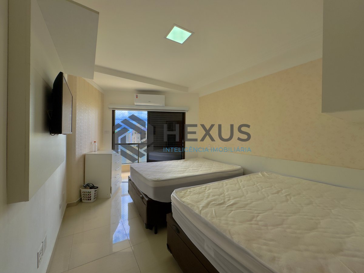 Foto 30 de Cobertura reformada com piscina e varanda gourmet vista mar na Praia das Pitangueiras, Guaruja