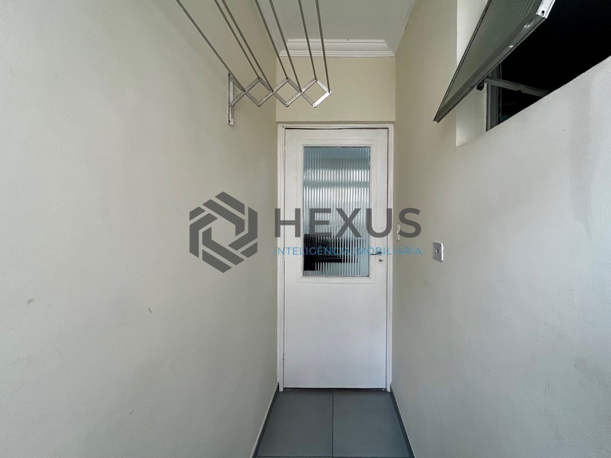 Foto 10 de Apartamento com varanda e lazer na Praia da Enseada, Guaruja