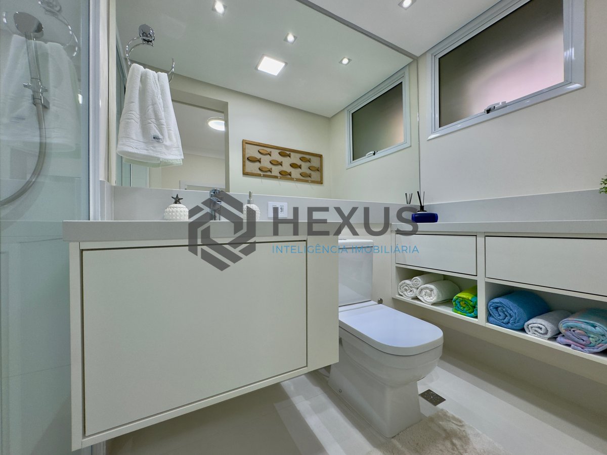 Foto 40 de Apartamento reformado frente mar com varanda e lazer na Praia das Asturias, Guaruja