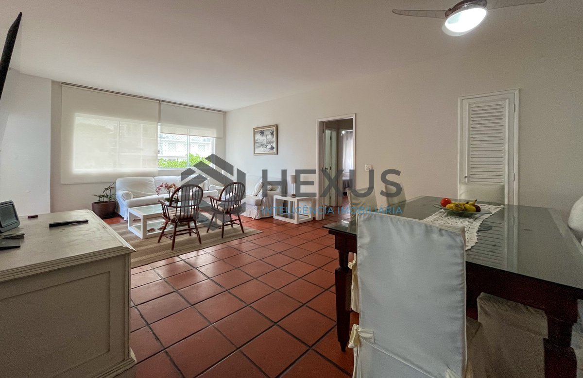 Foto 4 de Apartamento frente mar com varanda na Praia das Pitangueiras, Guaruja