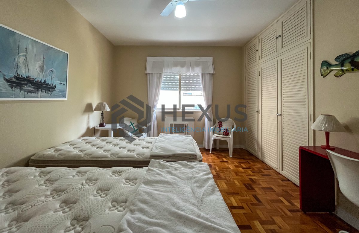Foto 32 de Apartamento frente mar com varanda na Praia das Pitangueiras, Guaruja