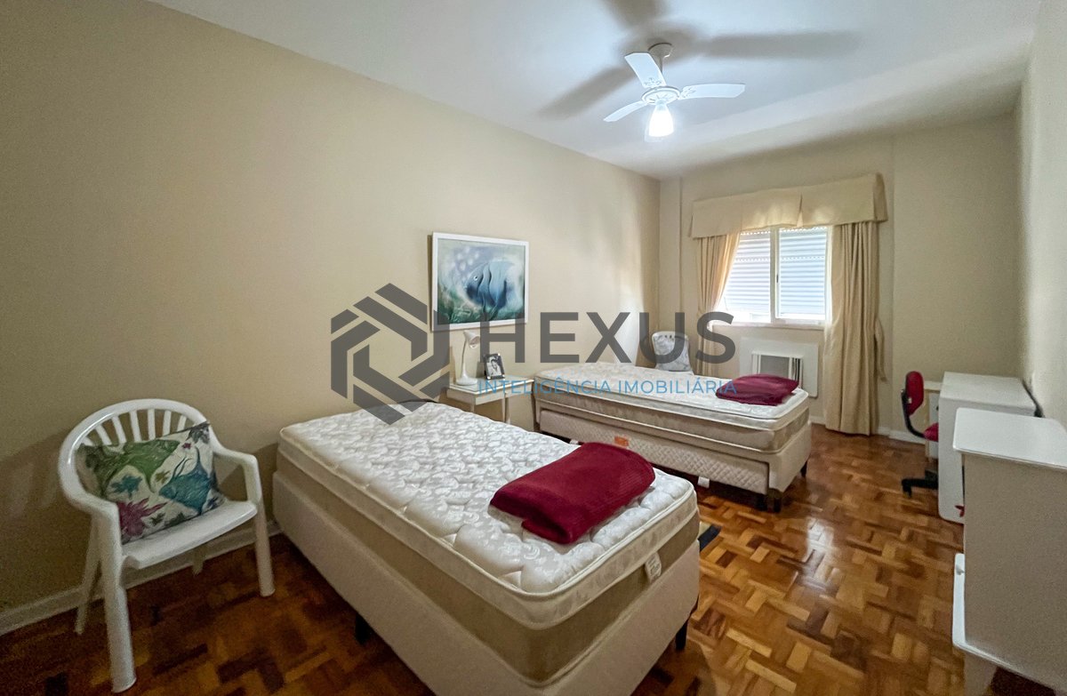 Foto 34 de Apartamento frente mar com varanda na Praia das Pitangueiras, Guaruja