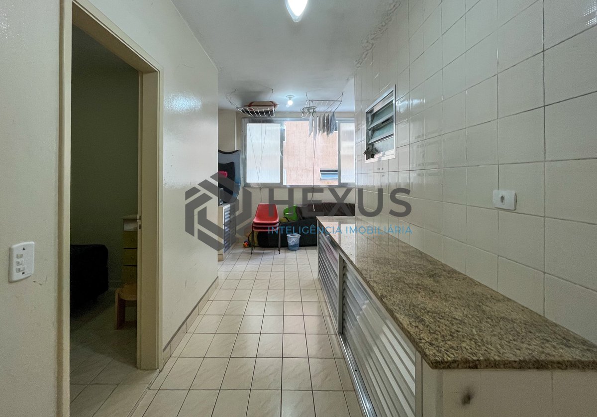 Foto 42 de Apartamento frente mar com varanda na Praia das Pitangueiras, Guaruja