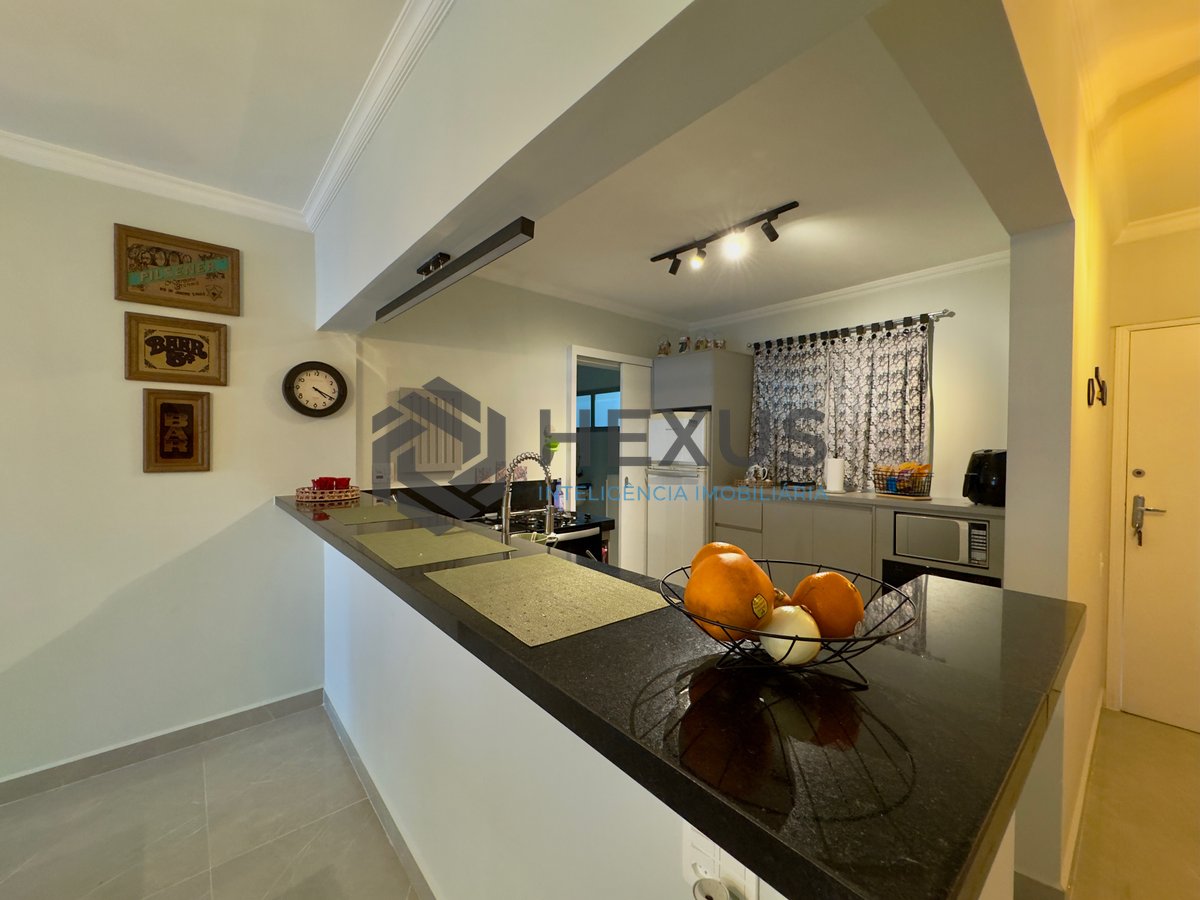 Foto 25 de Apartamento com varanda e lazer na beira mar da Praia das Pitangueiras, Guaruja