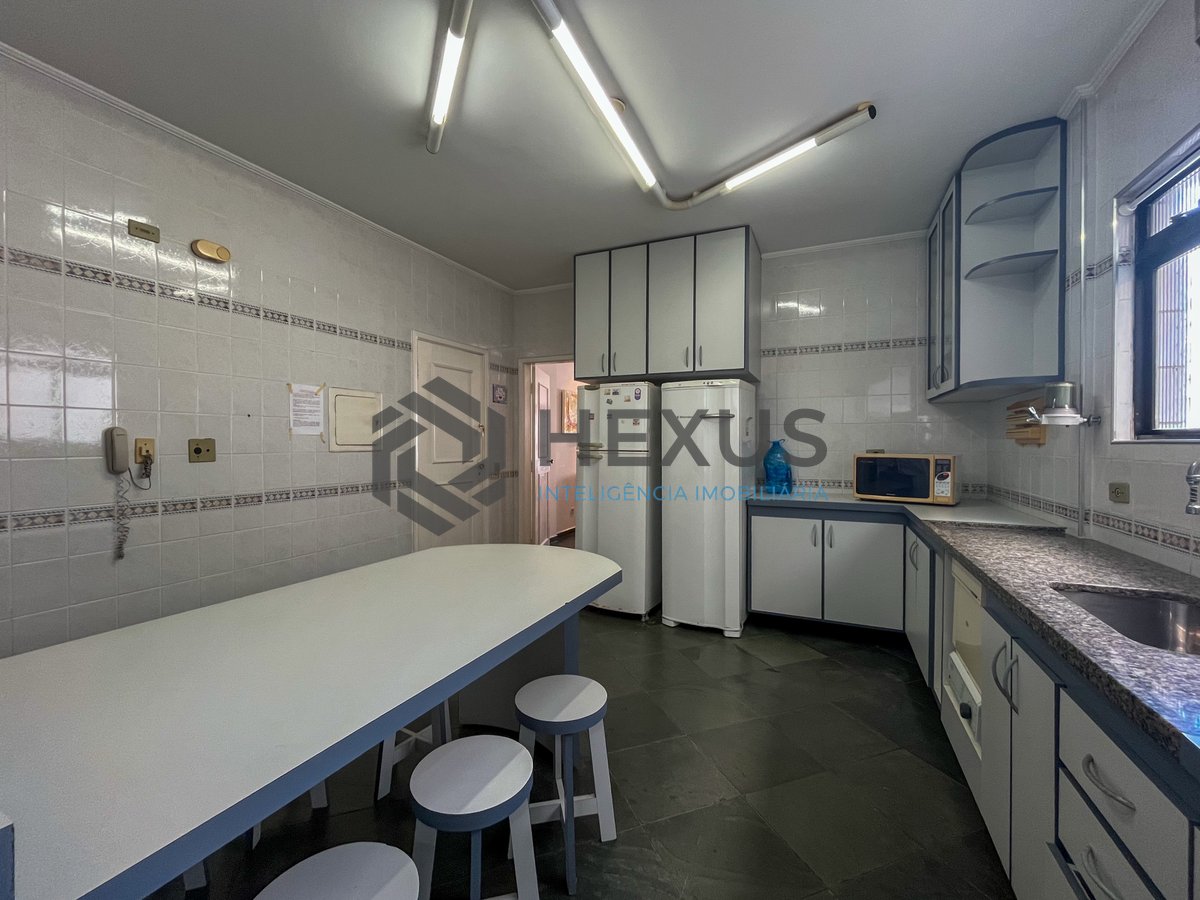 Foto 16 de Apartamento com varanda e lazer na beira mar da Praia das Pitangueiras, Guaruja