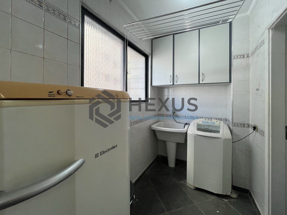 Foto 18 de Apartamento com varanda e lazer na beira mar da Praia das Pitangueiras, Guaruja