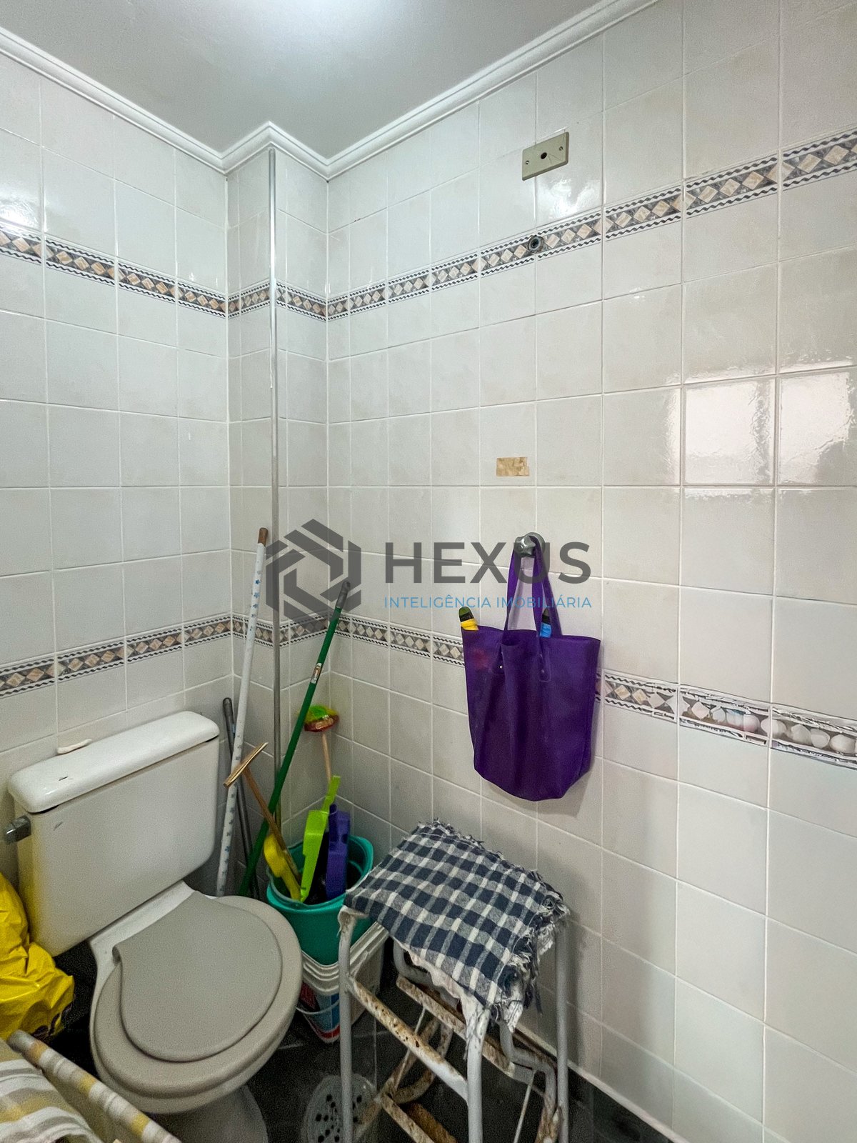 Foto 21 de Apartamento com varanda e lazer na beira mar da Praia das Pitangueiras, Guaruja