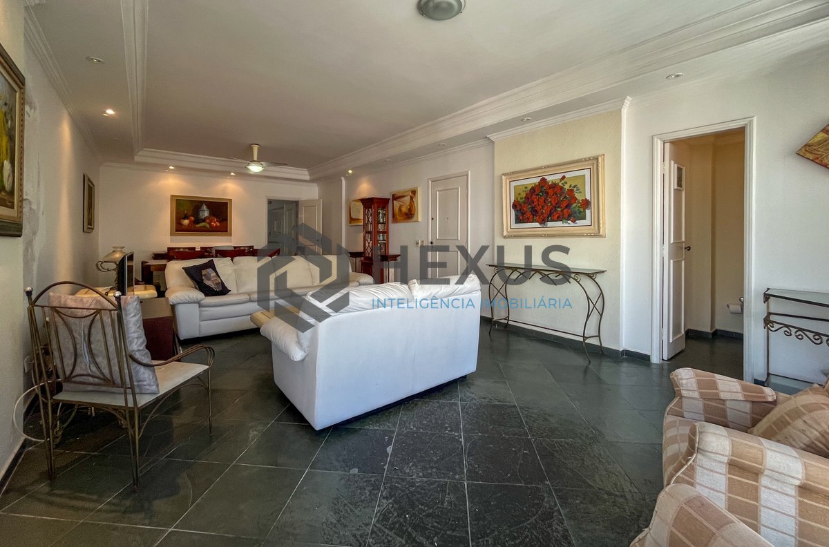 Foto 8 de Apartamento com varanda e lazer na beira mar da Praia das Pitangueiras, Guaruja