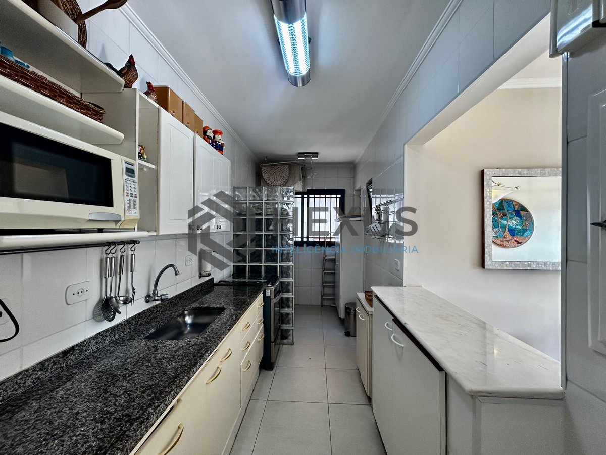 Foto 17 de Apartamento reformado com lazer na Praia da Enseada, Guaruja