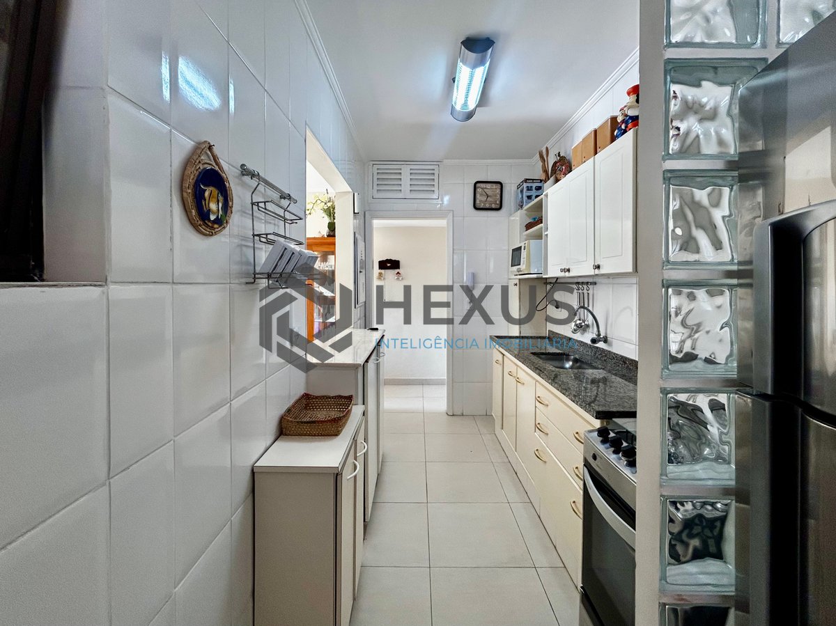 Foto 19 de Apartamento reformado com lazer na Praia da Enseada, Guaruja