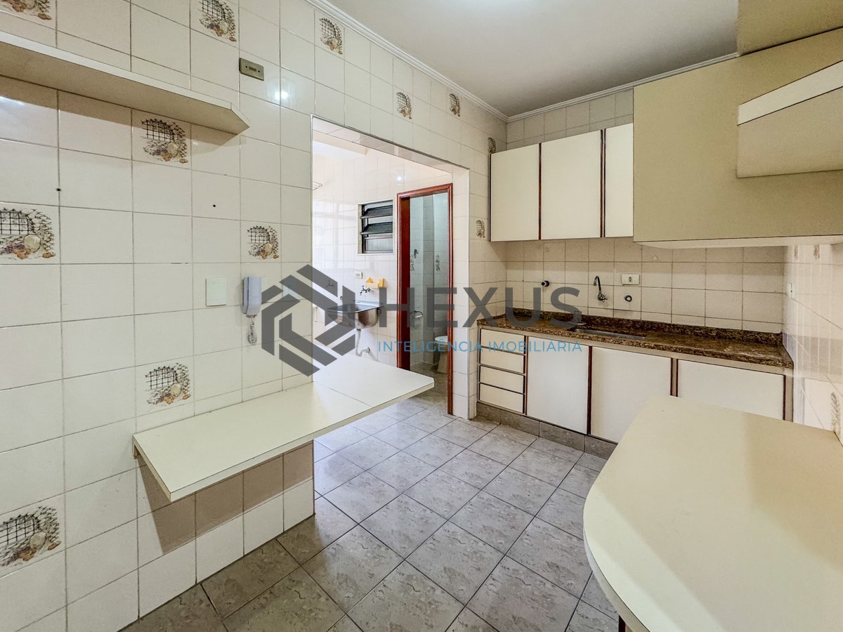 Foto 17 de Apartamento com varanda e despesas baixas na Praia das Asturias, Guaruja