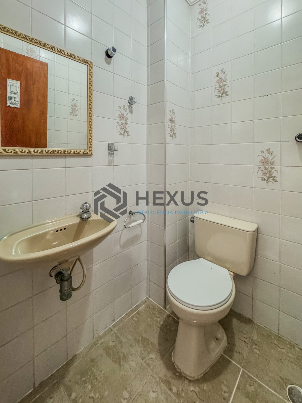 Foto 22 de Apartamento com varanda e despesas baixas na Praia das Asturias, Guaruja