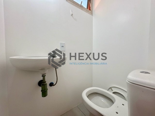 Foto 18 de Apartamento reformado com varanda na Praia da Enseada, Guaruja