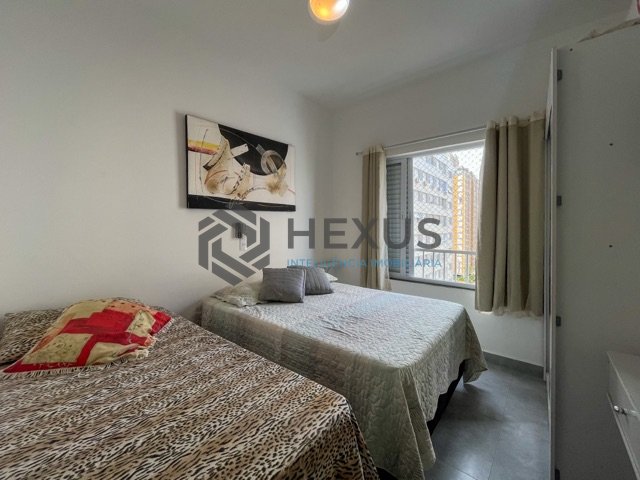 Foto 21 de Apartamento reformado com varanda vista mar na beira mar da Praia das Pitangueiras, Guaruja
