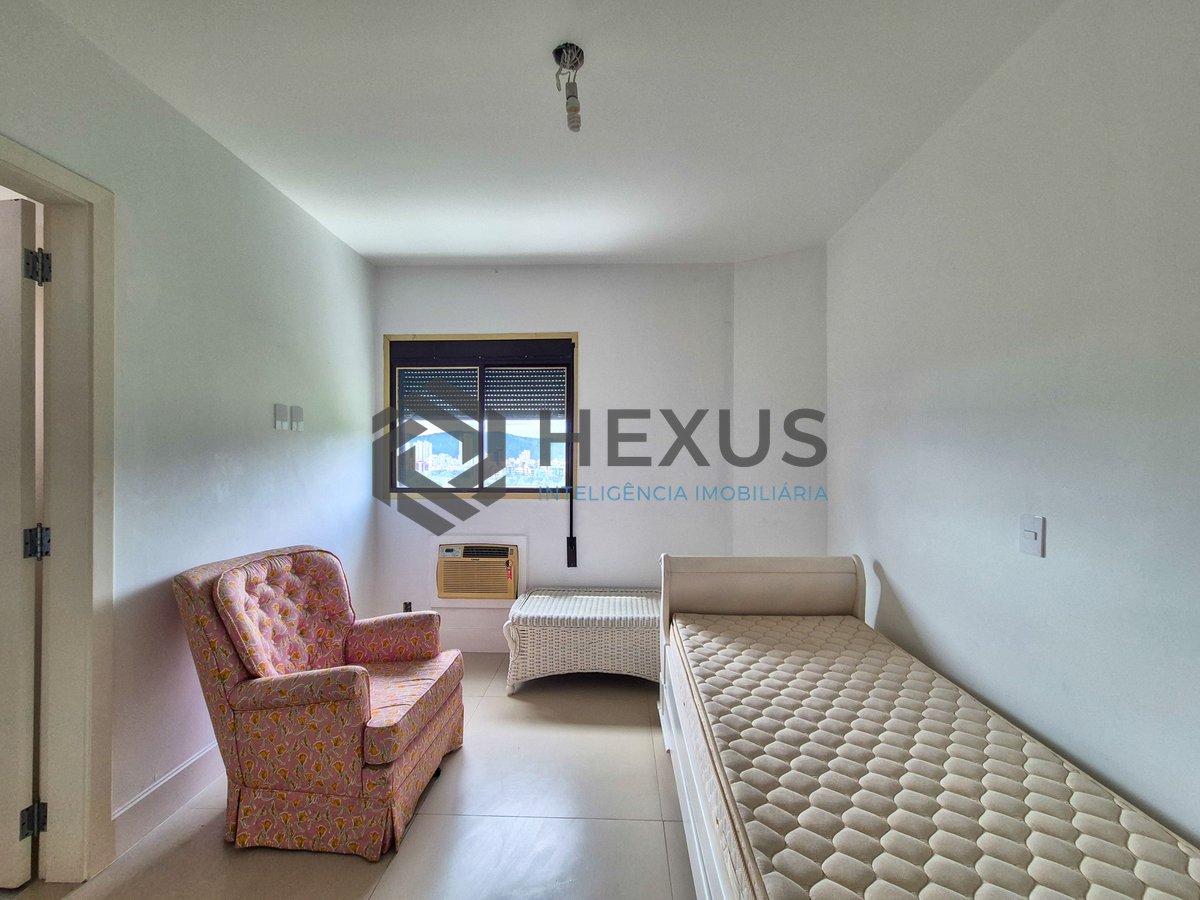 Foto 30 de Apartamento frente mar com varanda gourmet e lazer na Praia da Enseada, Guaruja