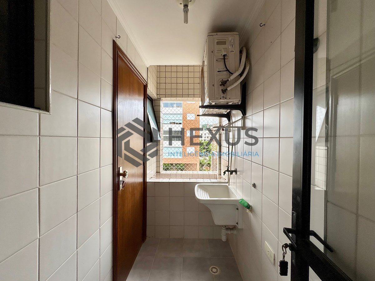 Foto 23 de Apartamento com varanda vista mar e lazer na Praia da Enseada, Guaruja