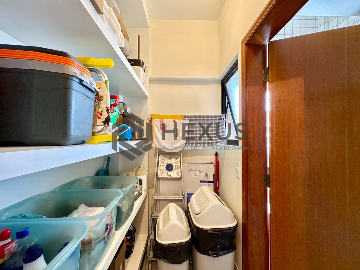 Foto 24 de Apartamento com varanda vista mar e lazer na Praia da Enseada, Guaruja