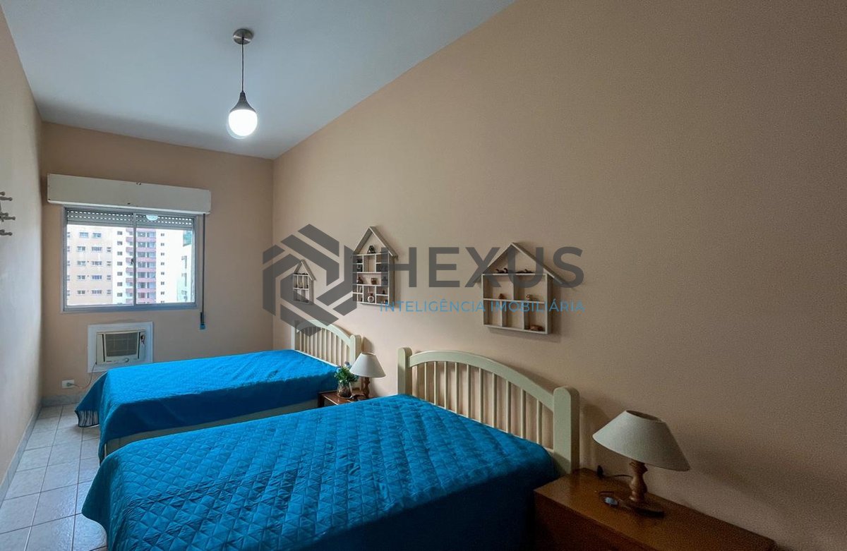 Foto 13 de Apartamento com varanda na quadra-mar da Praia das Pitangueiras, Guaruja