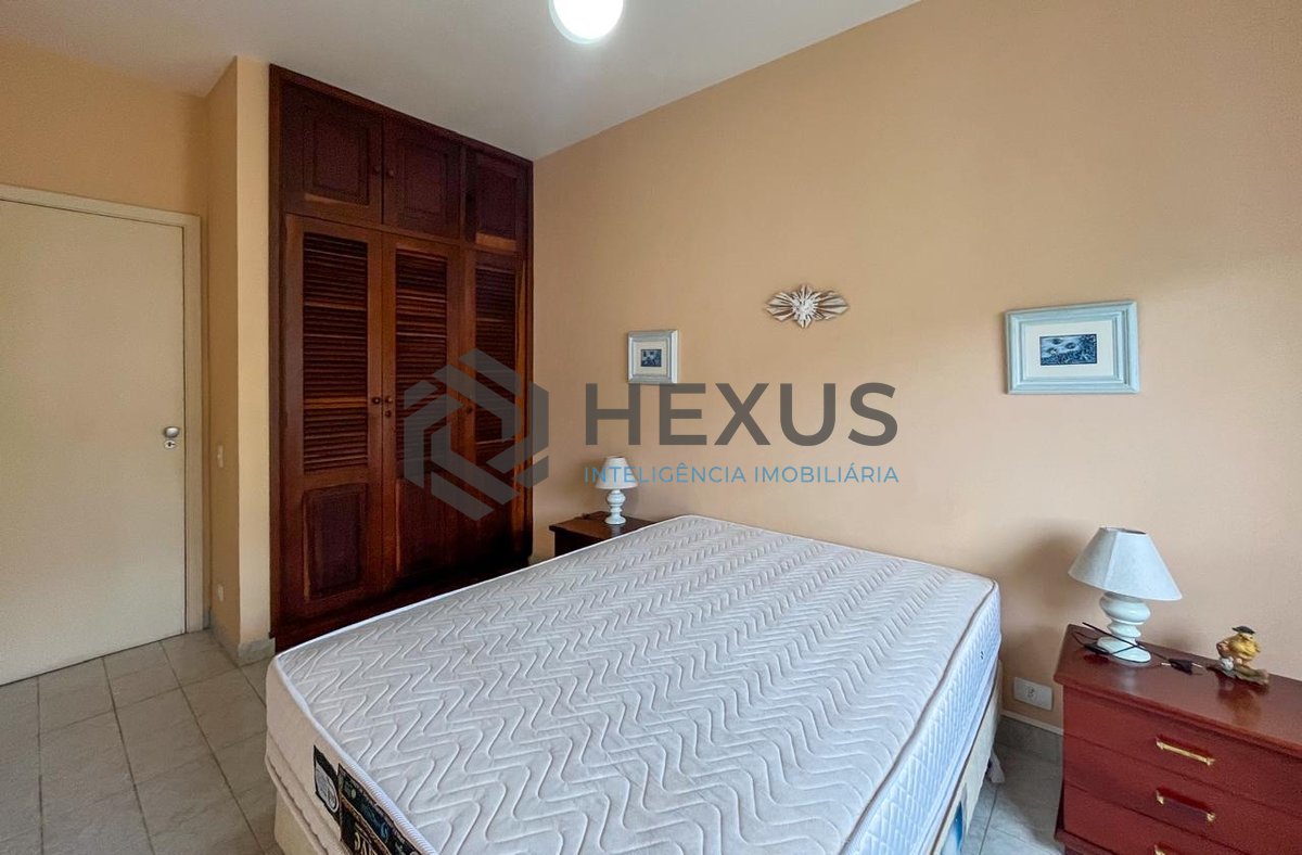 Foto 18 de Apartamento com varanda na quadra-mar da Praia das Pitangueiras, Guaruja