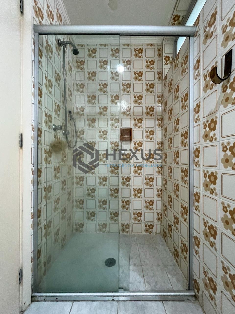 Foto 22 de Apartamento com varanda na quadra-mar da Praia das Pitangueiras, Guaruja