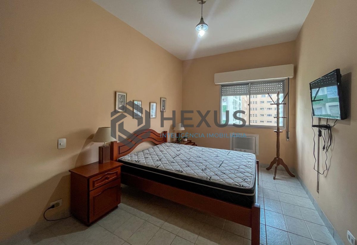 Foto 24 de Apartamento com varanda na quadra-mar da Praia das Pitangueiras, Guaruja