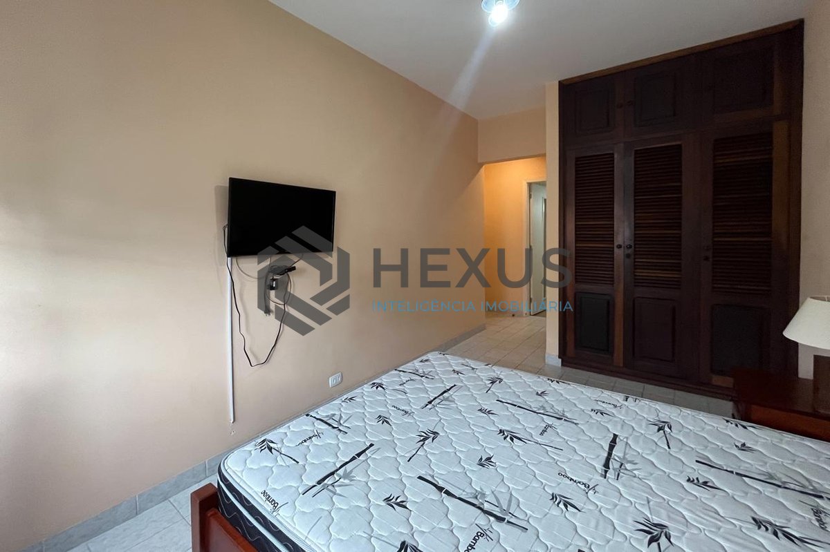 Foto 25 de Apartamento com varanda na quadra-mar da Praia das Pitangueiras, Guaruja