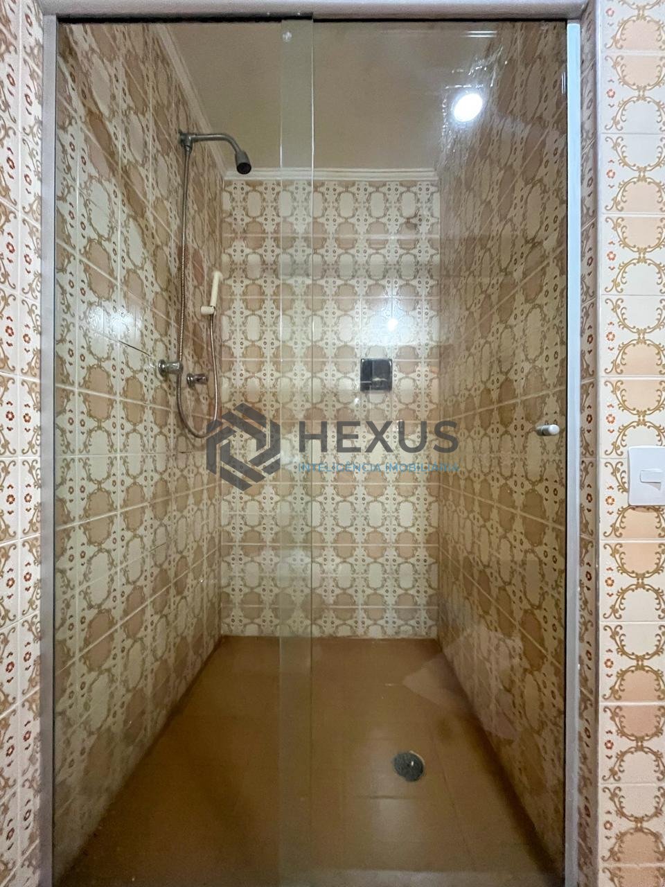 Foto 28 de Apartamento com varanda na quadra-mar da Praia das Pitangueiras, Guaruja