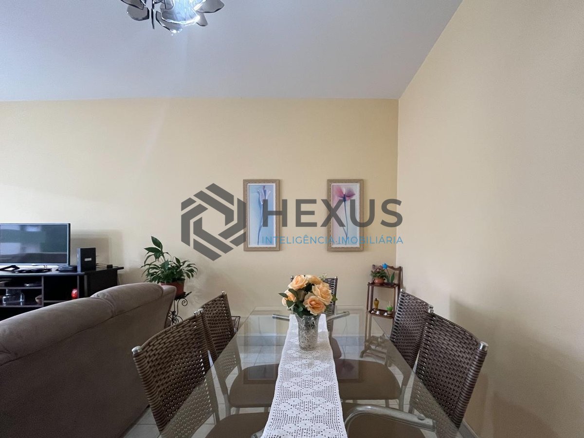 Foto 6 de Apartamento com varanda na quadra-mar da Praia das Pitangueiras, Guaruja