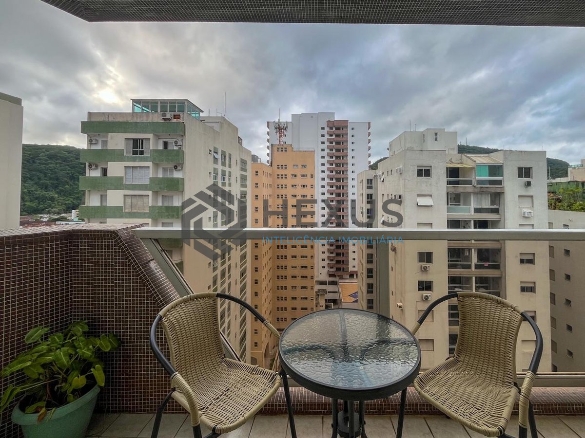 Foto 10 de Apartamento com varanda na quadra-mar da Praia das Pitangueiras, Guaruja