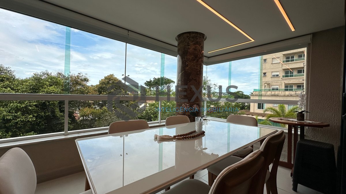 Foto 2 de Apartamento com varanda gourmet reformado na Praia da Enseada, Guaruja