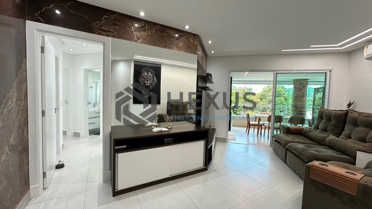 Foto 12 de Apartamento com varanda gourmet reformado na Praia da Enseada, Guaruja