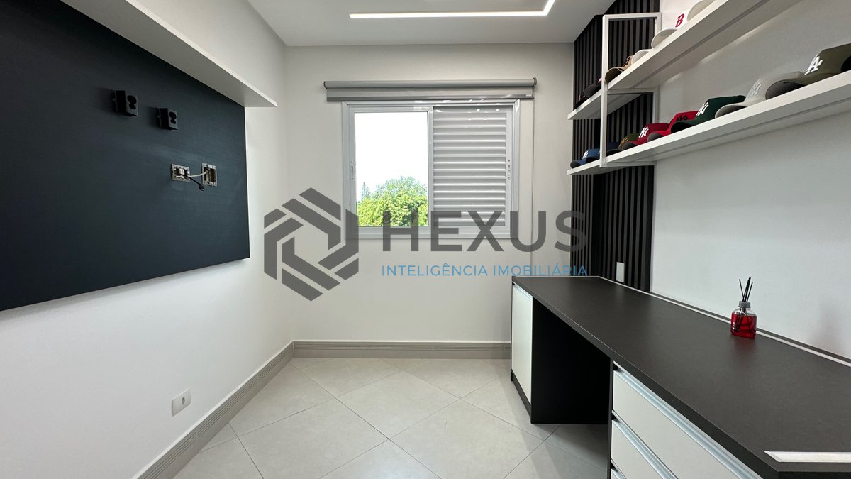 Foto 14 de Apartamento com varanda gourmet reformado na Praia da Enseada, Guaruja