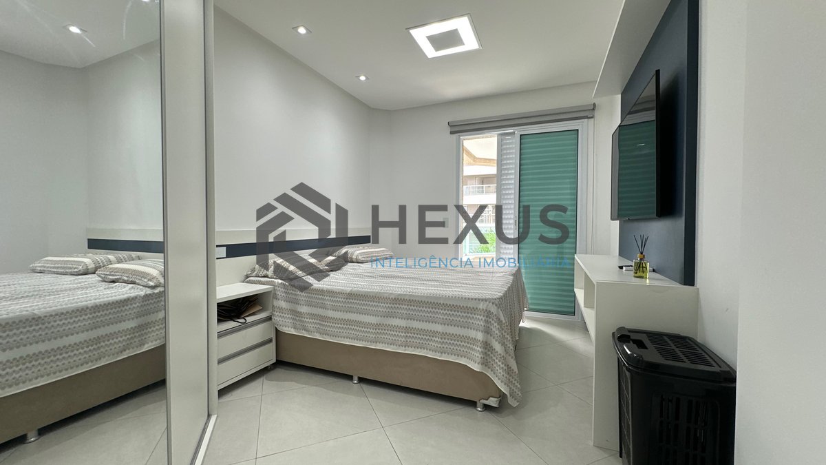 Foto 16 de Apartamento com varanda gourmet reformado na Praia da Enseada, Guaruja