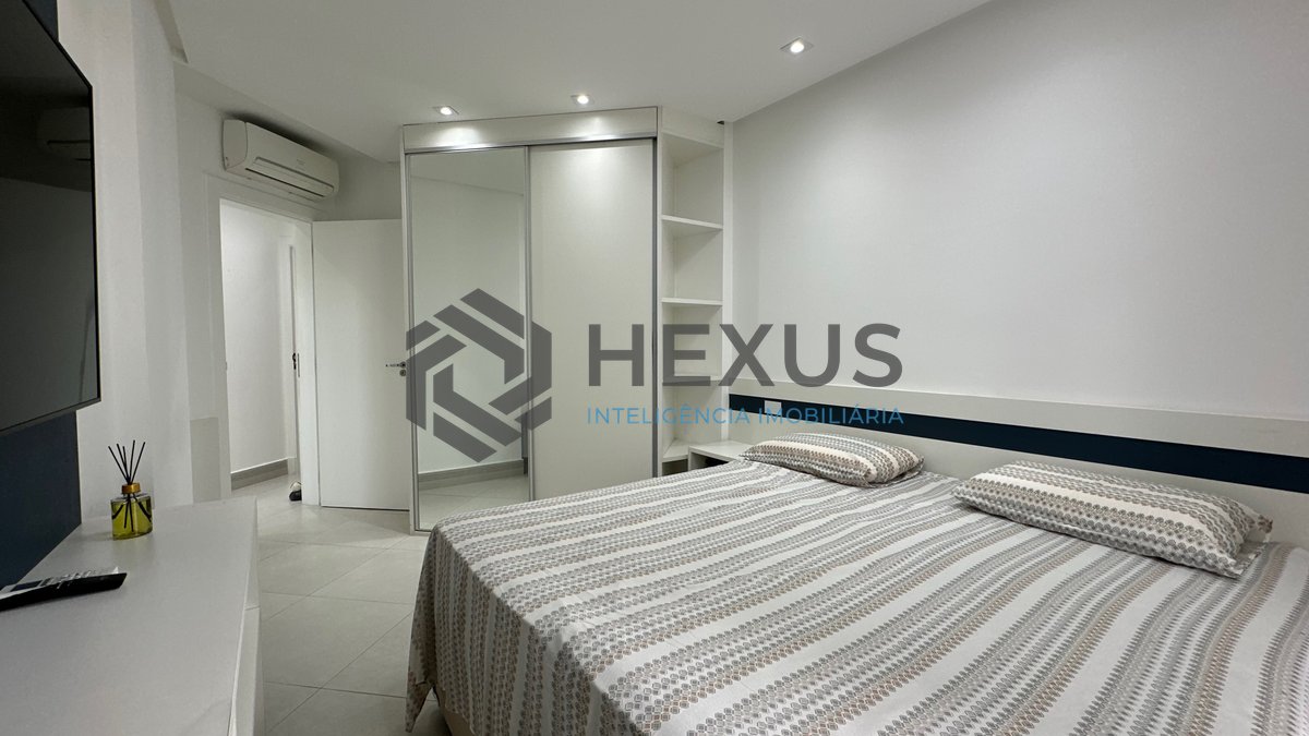 Foto 19 de Apartamento com varanda gourmet reformado na Praia da Enseada, Guaruja