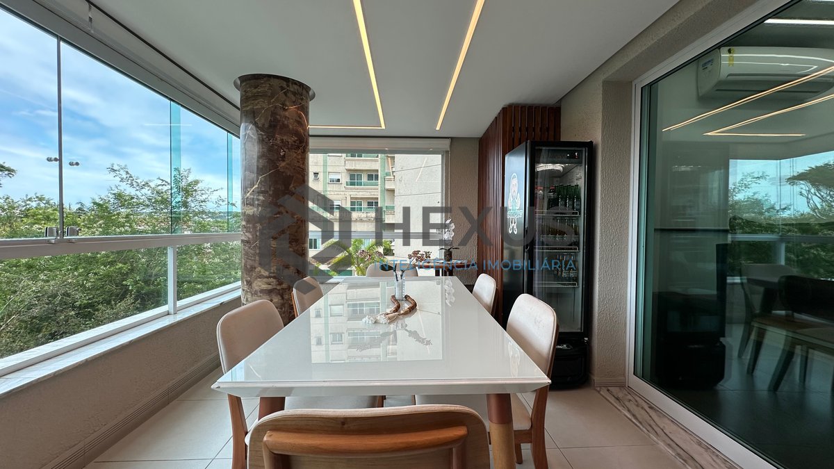 Foto 7 de Apartamento com varanda gourmet reformado na Praia da Enseada, Guaruja