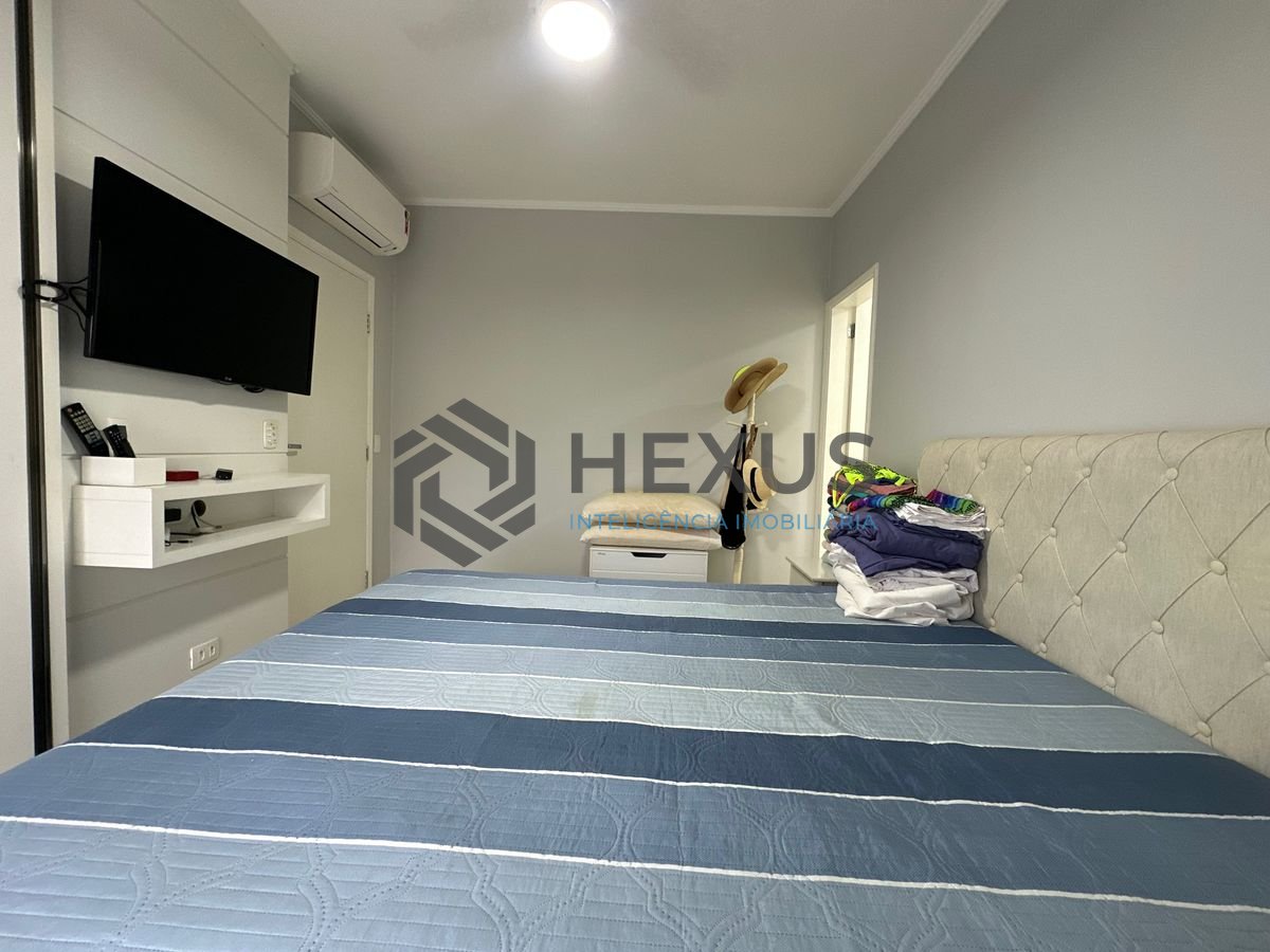 Foto 14 de Apartamento com varanda e lazer na Praia da Enseada, Guaruja