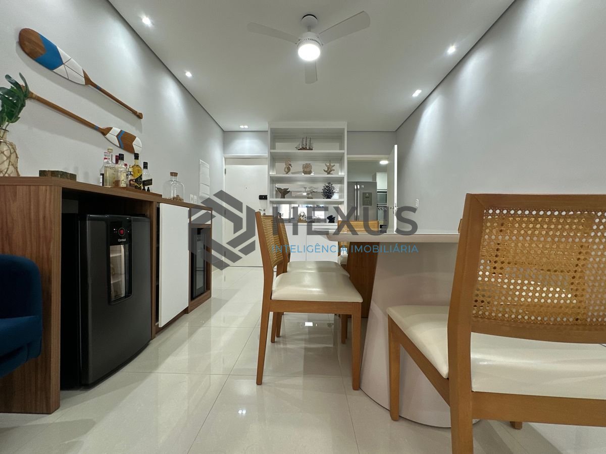 Foto 5 de Apartamento com varanda e lazer na Praia da Enseada, Guaruja