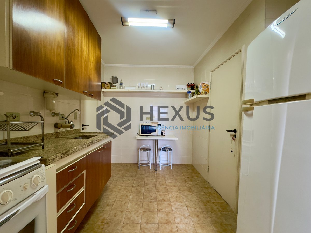 Foto 20 de Apartamento com varanda na Praia das Pitangueiras, Guaruja