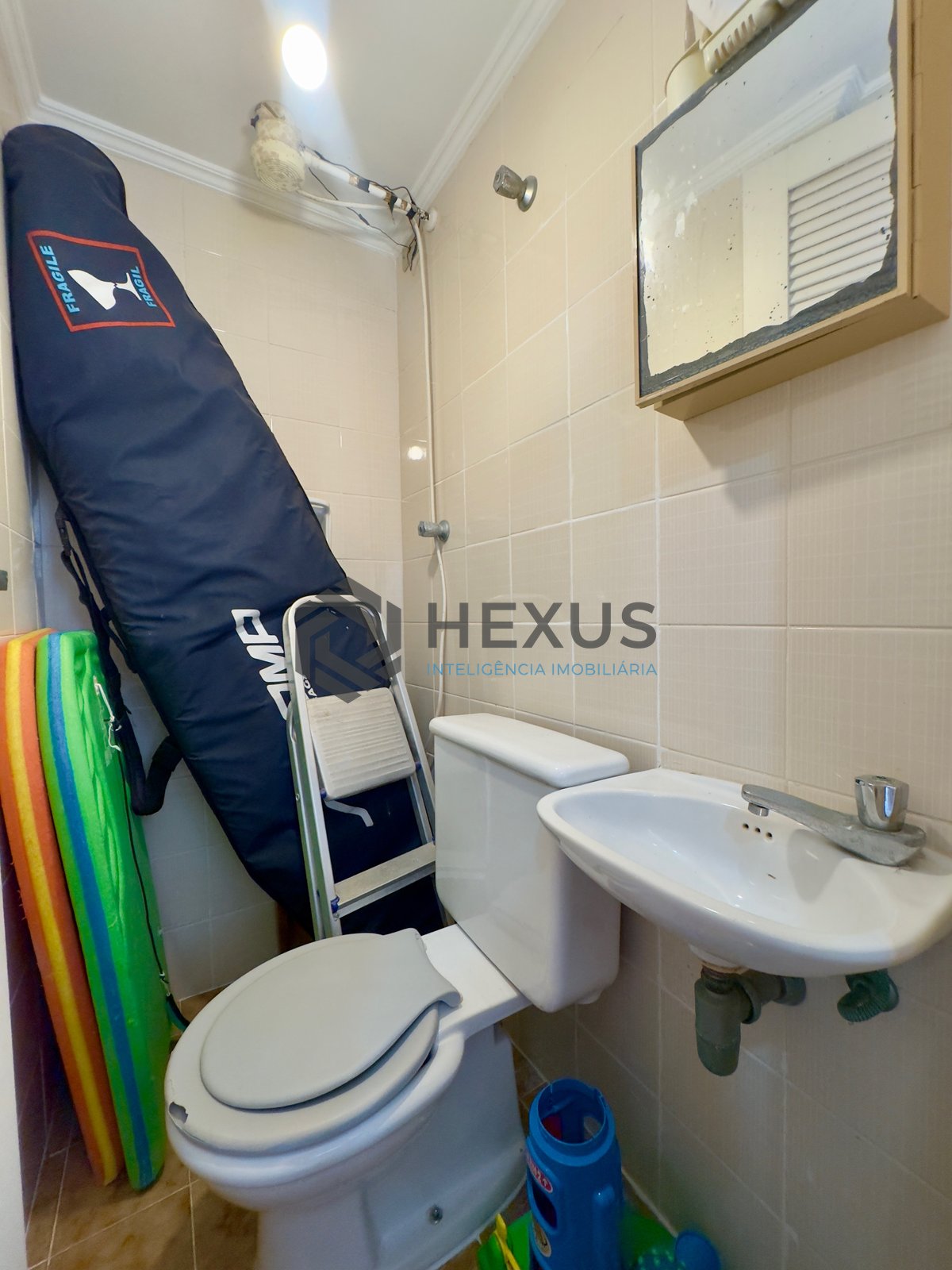 Foto 23 de Apartamento com varanda na Praia das Pitangueiras, Guaruja