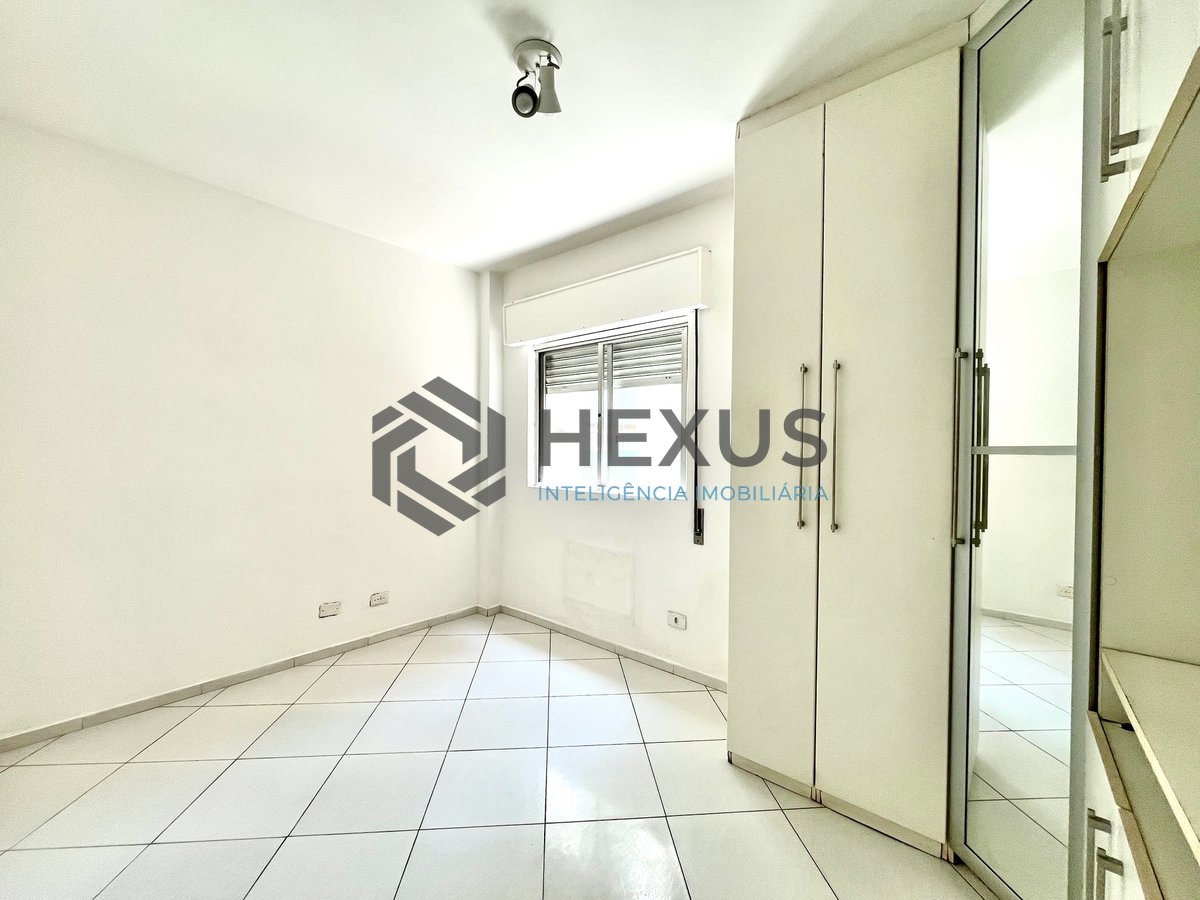 Foto 6 de Apartamento com varanda vista mar na beira mar da Praia das Pitangueiras, Guaruja