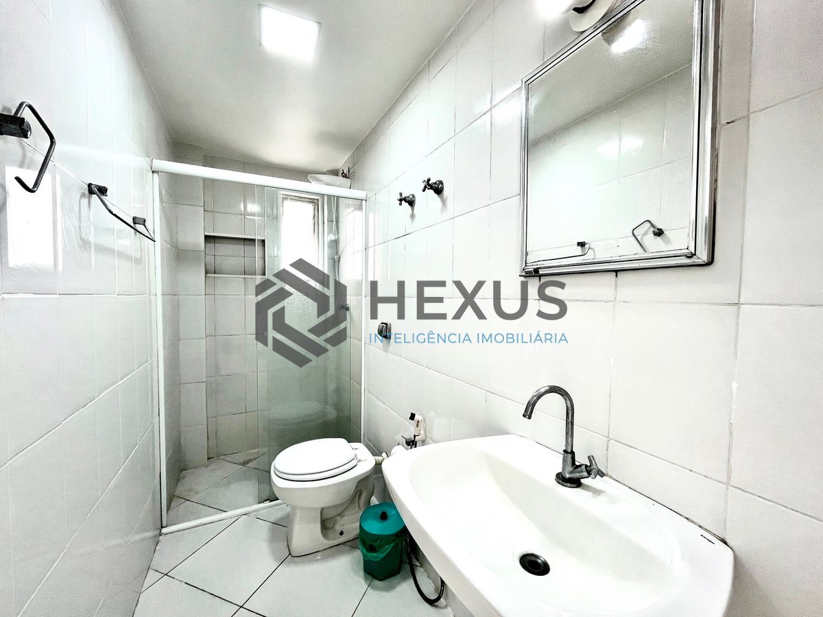 Foto 9 de Apartamento com varanda vista mar na beira mar da Praia das Pitangueiras, Guaruja