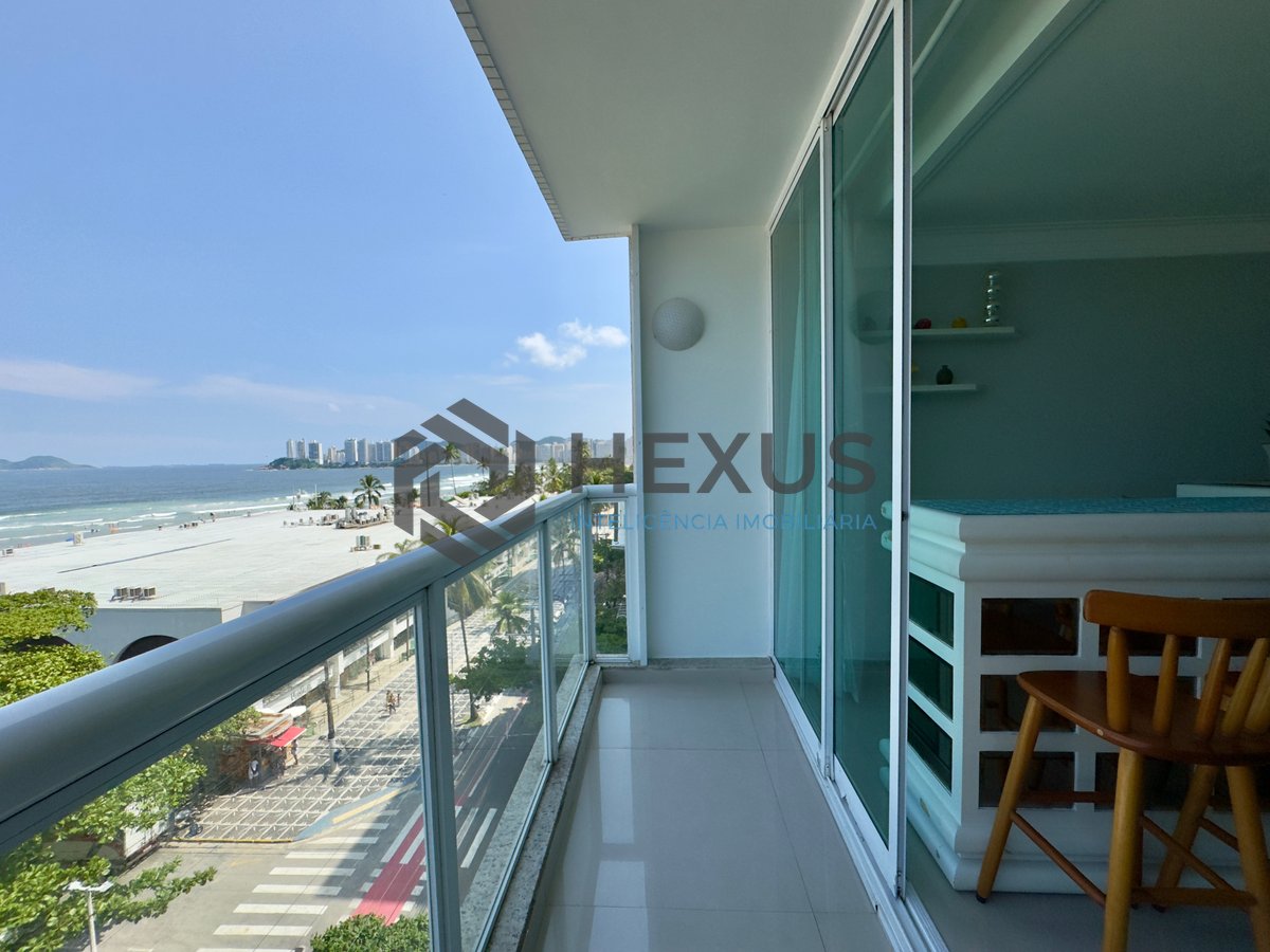 Foto 3 de Apartamento reformado frente mar com varanda vista mar na Praia das Pitangueiras, Guaruja