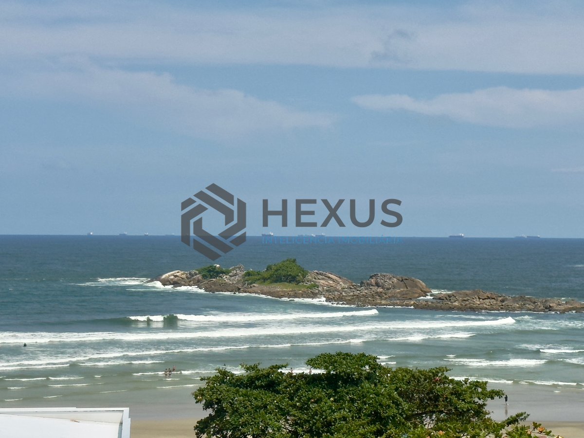 Foto 25 de Apartamento reformado frente mar com varanda vista mar na Praia das Pitangueiras, Guaruja