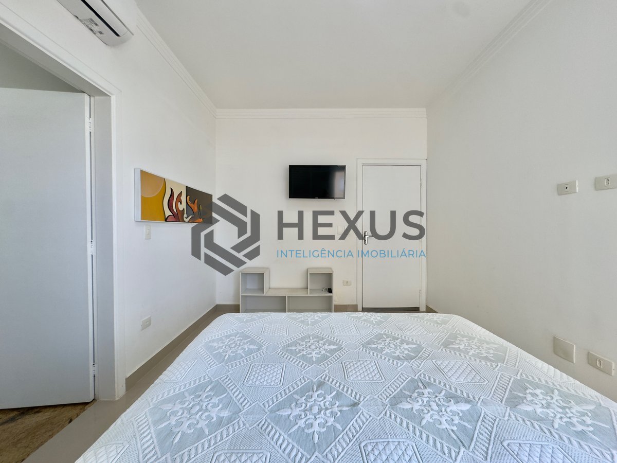Foto 32 de Apartamento reformado frente mar com varanda vista mar na Praia das Pitangueiras, Guaruja