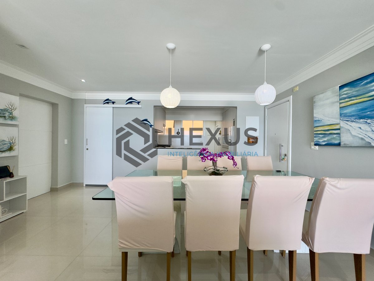 Foto 9 de Apartamento reformado frente mar com varanda vista mar na Praia das Pitangueiras, Guaruja