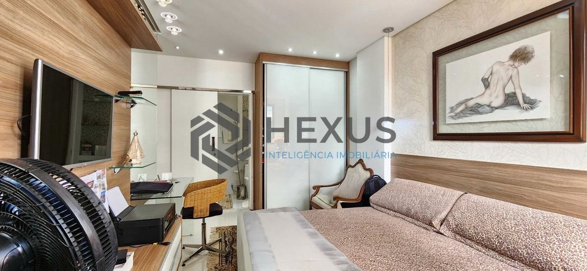 Foto 22 de Apartamento reformado com varanda e lazer a uma quadra da Praia das Pitangueiras, Guaruja