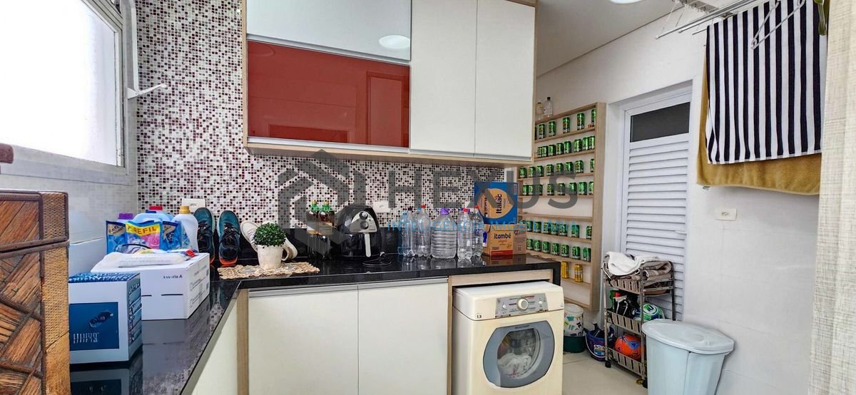 Foto 30 de Apartamento reformado com varanda e lazer a uma quadra da Praia das Pitangueiras, Guaruja
