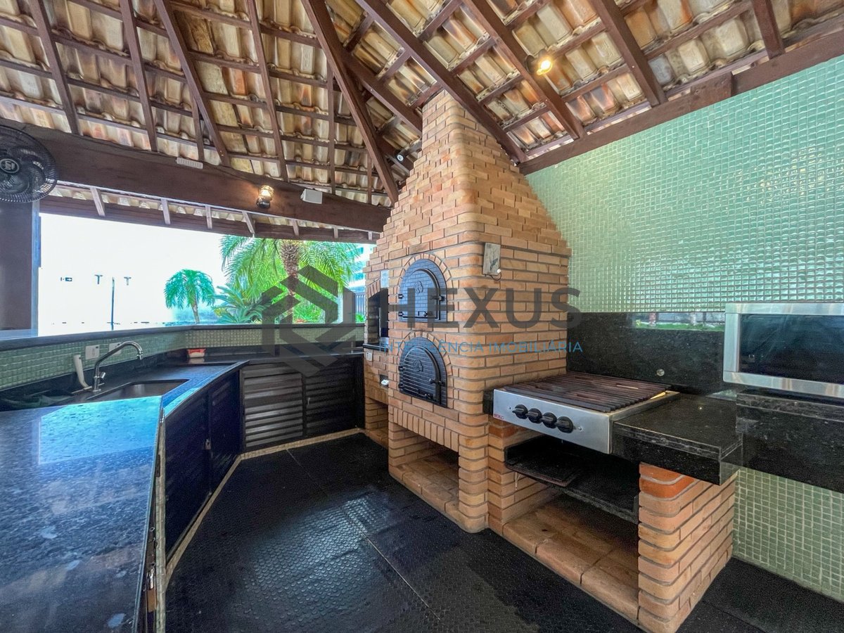 Foto 39 de Apartamento reformado com varanda e lazer a uma quadra da Praia das Pitangueiras, Guaruja