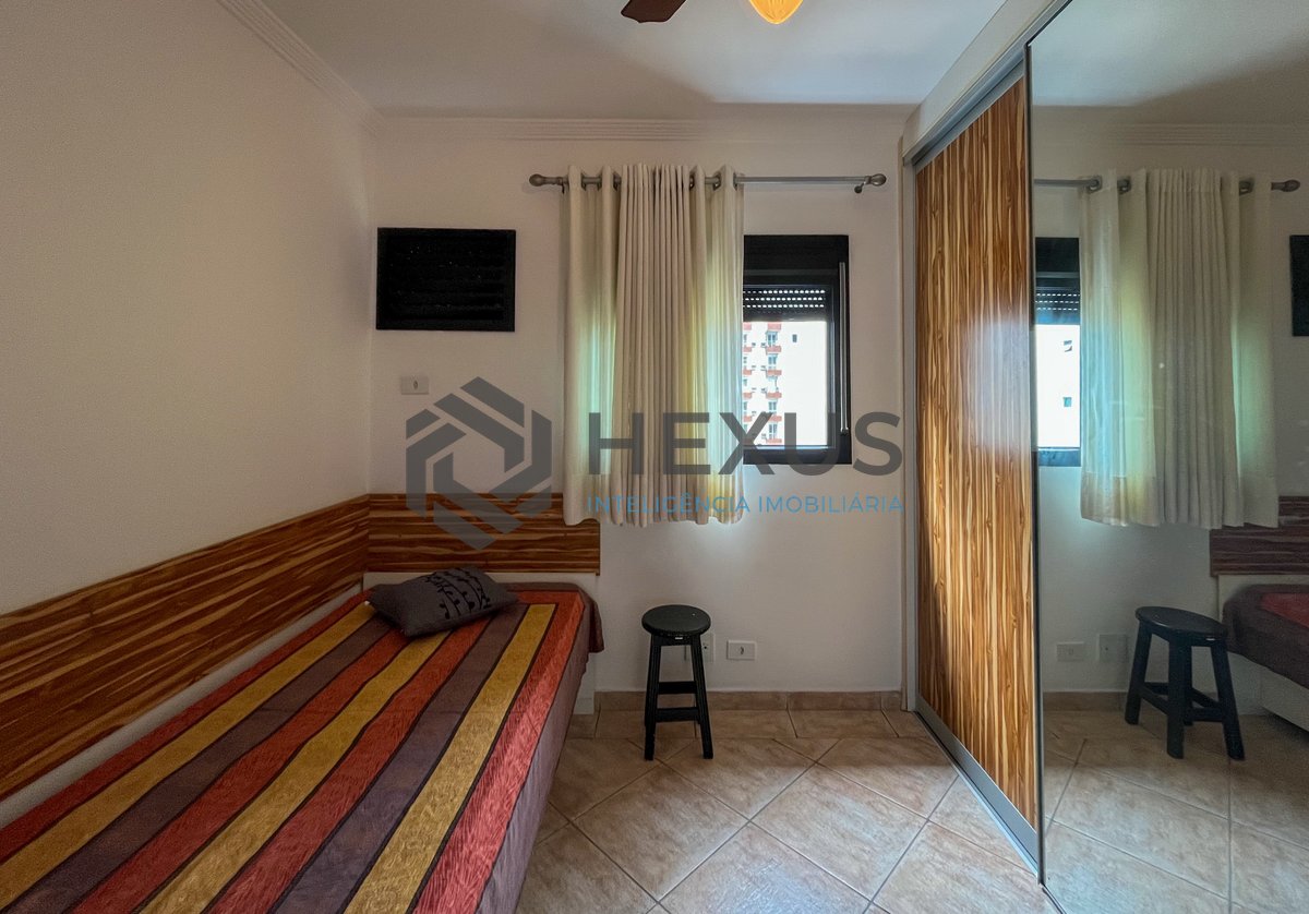 Foto 14 de Apartamento com varanda e lazer na Praia das Pitangueiras, Guaruja